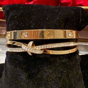 Elegant Gold plated Women's Bracelet Set